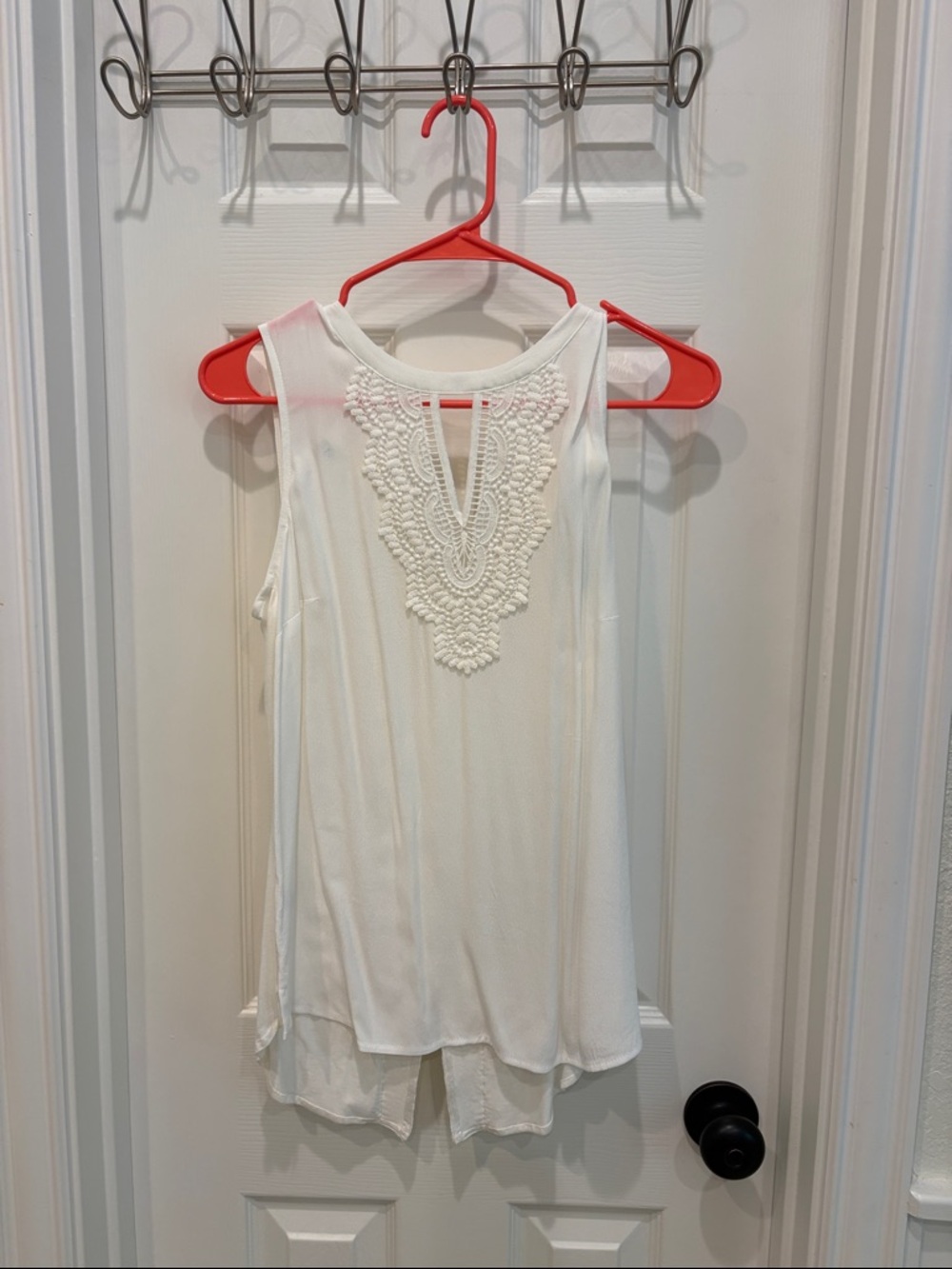 Off White Embroidered Keyhole Sleeveless Camisole